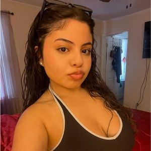 Meet your Posher, Cynthia